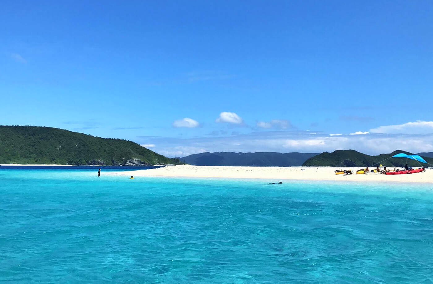 安慶名敷島 ピカピカの海